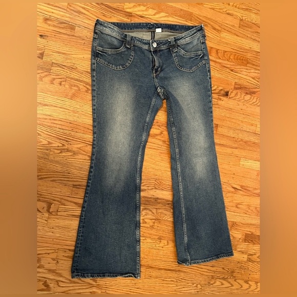 H&M Divided Classic Blue Women's Jeans - Size 12 - Picture 4 of 5